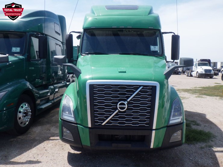 2022-volvo-vnl860-image-2
