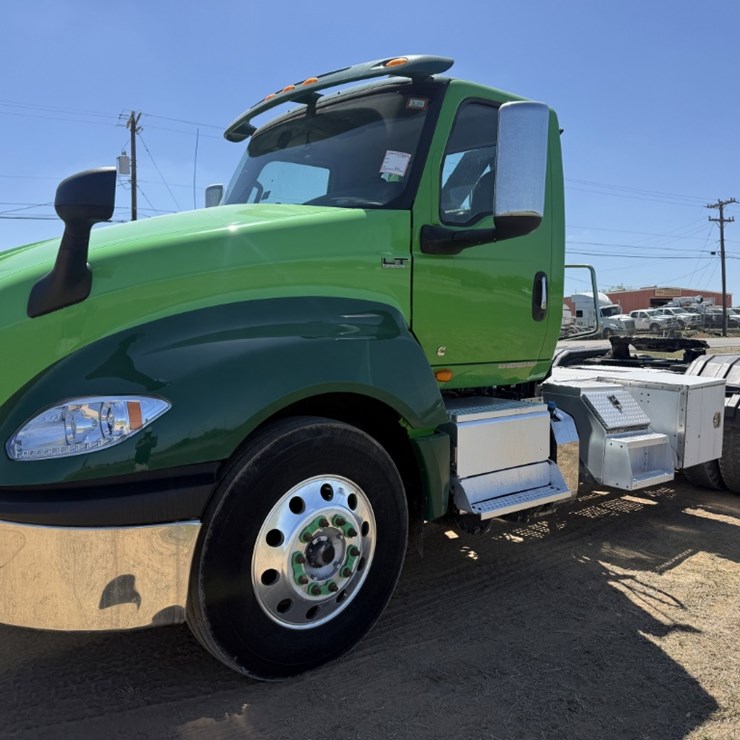 2018 INTERNATIONAL LT