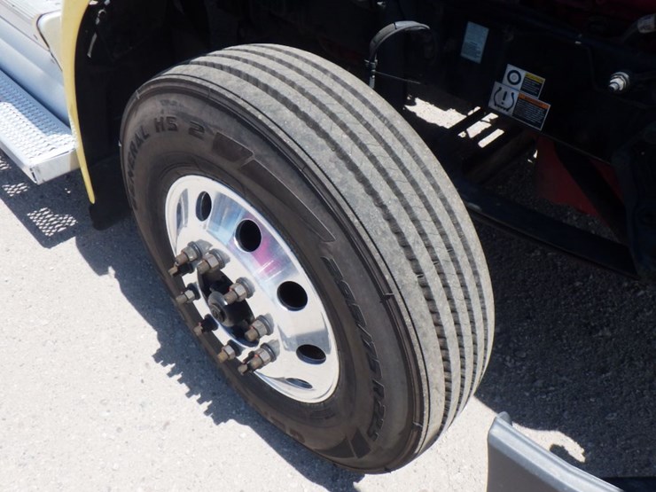 2021-peterbilt-579-image-23