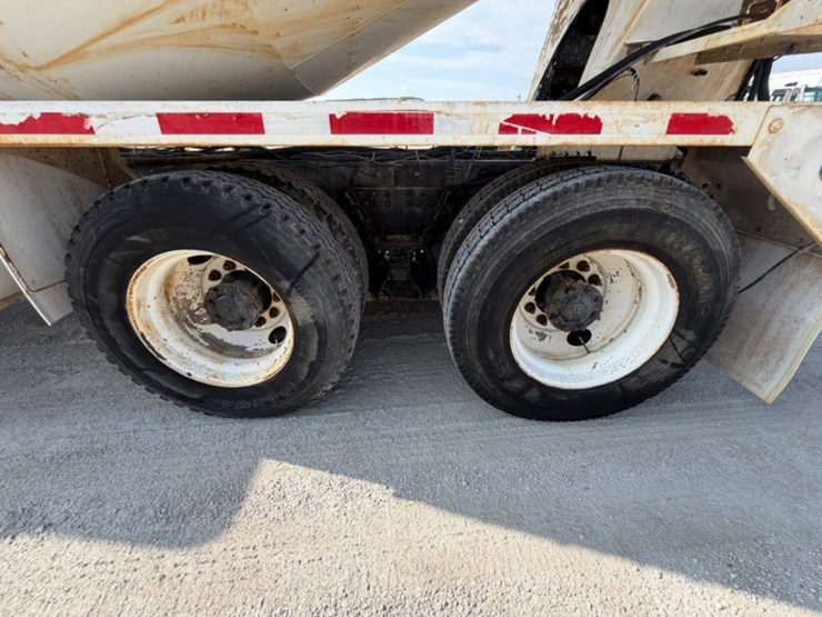 2006-peterbilt-357-image-13