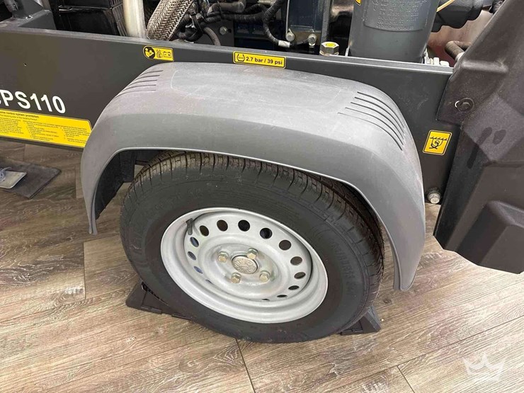 2023-atlas-copco-cps110-s/a-towable-air-compressor-image-23