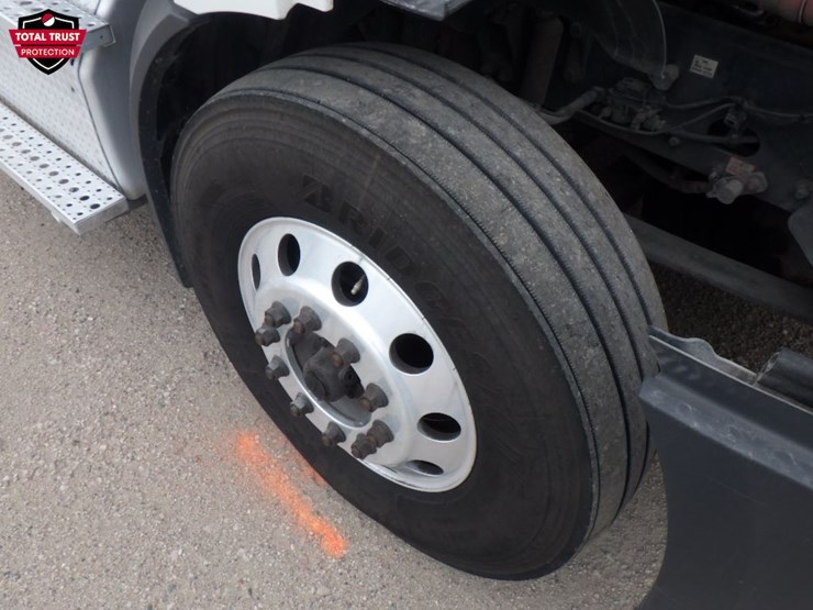 2019-freightliner-cascadia-116-image-24