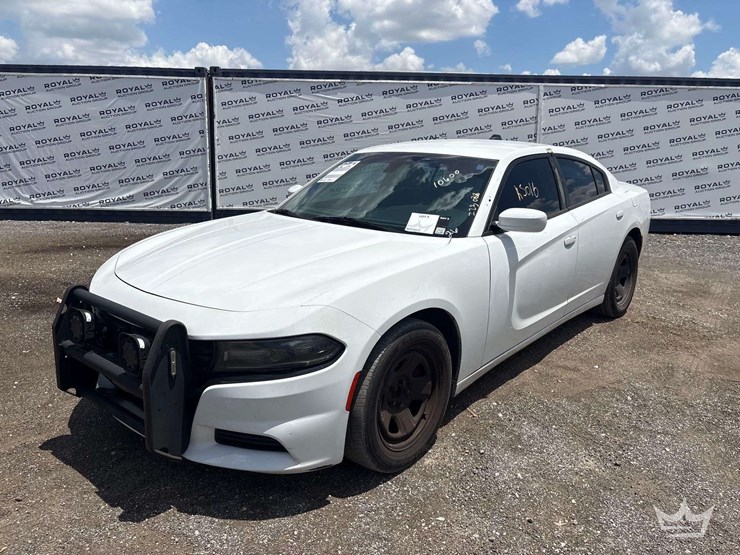 2018-dodge-charger-sedan-image-1