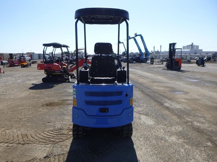 hydraulic-excavator-image-8