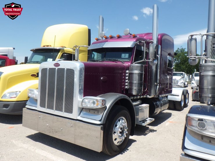 2021-peterbilt-389-image-1