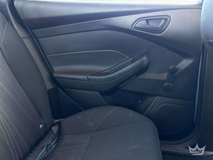2015-ford-focus-sedan-image-20