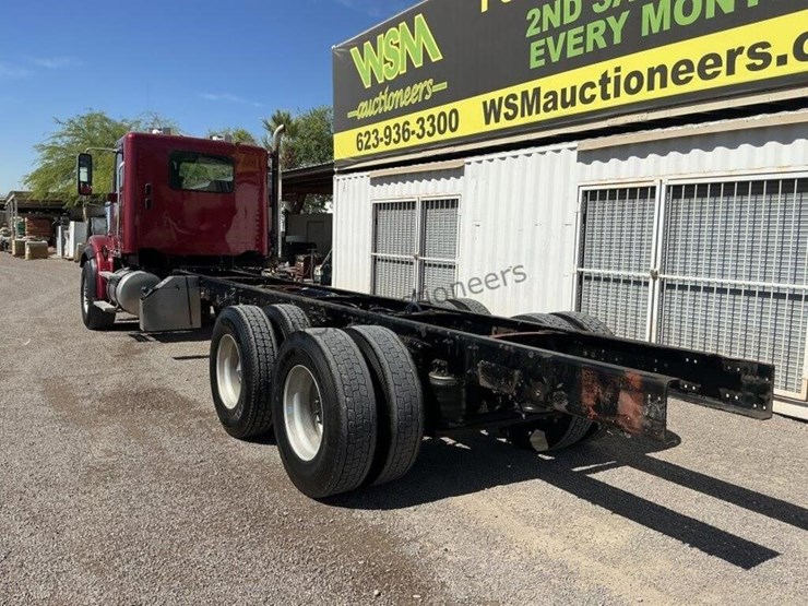 2016-freightliner-122sd-image-7