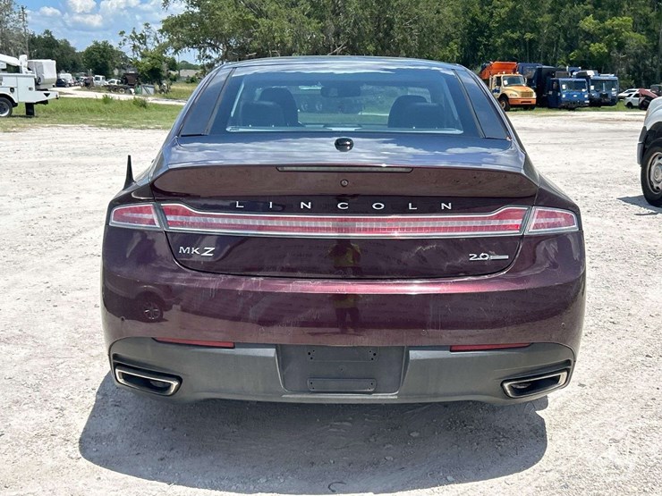 2013-lincoln-mkz-sedan-image-22
