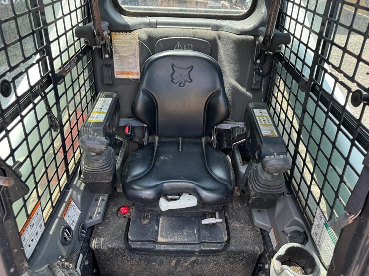 2017-bobcat-t750-image-22