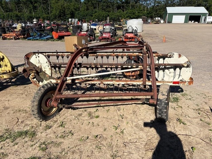 international-roll-bar-rake-image-4