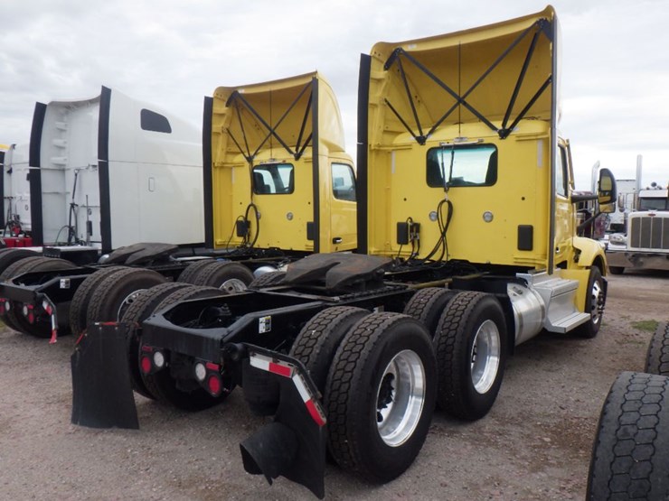 2023-peterbilt-579-image-7