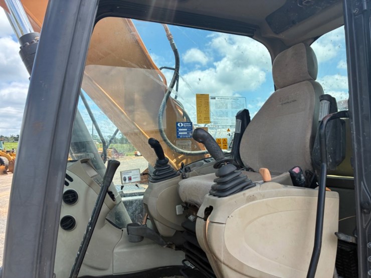 2015-case-cx160c-image-10