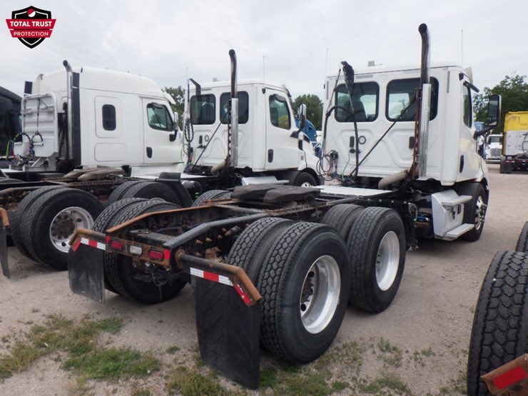2019-freightliner-cascadia-116-image-7