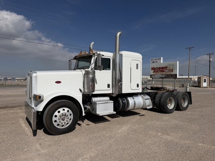 2016-peterbilt-389-image-1