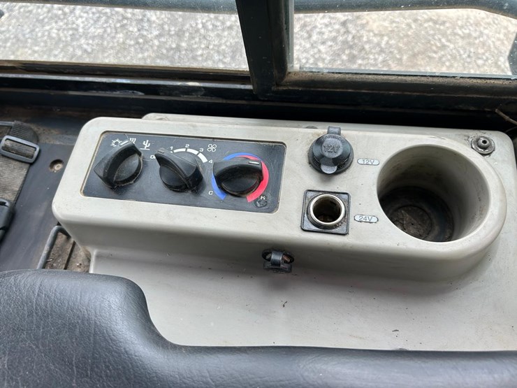 2016-komatsu-d39px-24-image-31