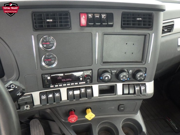 2024-kenworth-t680-image-17