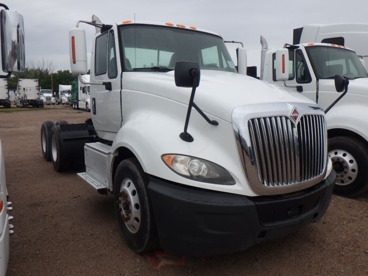 2017-international-prostar-image-3