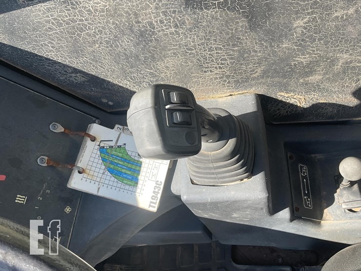 2014-caterpillar-tl943c-image-13