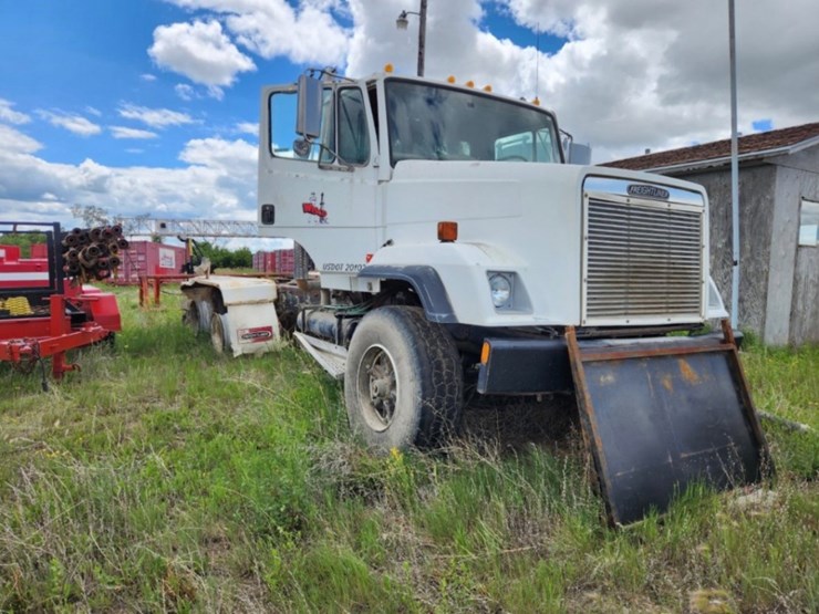 1993-freightliner-flc112-image-1