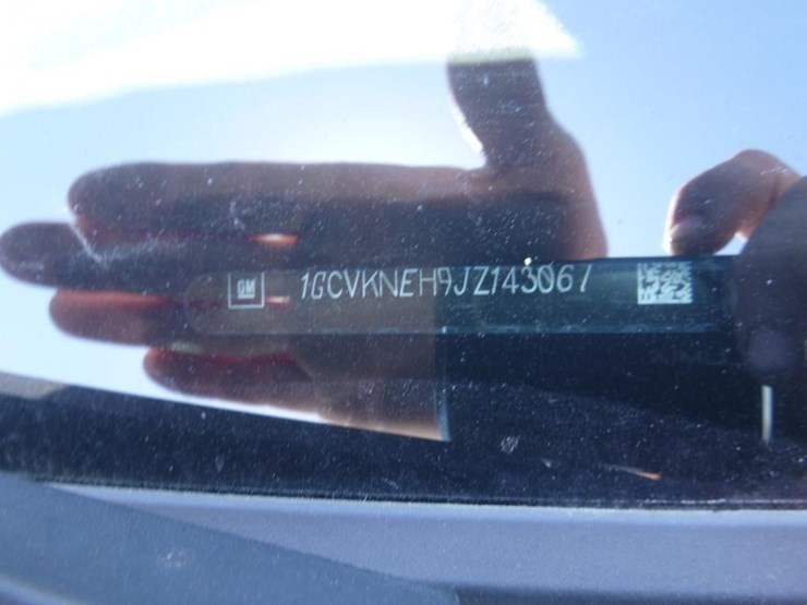 2018-chevrolet-1500-image-17
