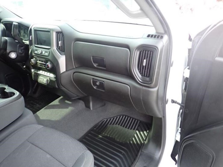 2022-chevrolet-silverado-1500-image-31