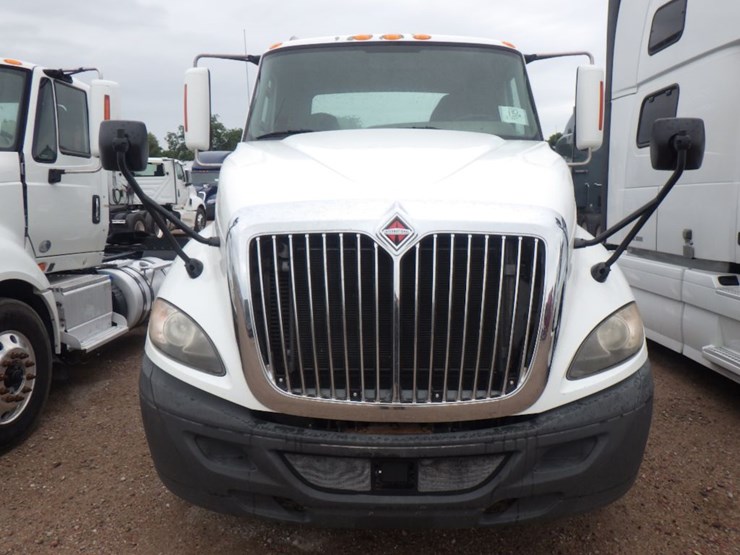 2017-international-prostar-image-2