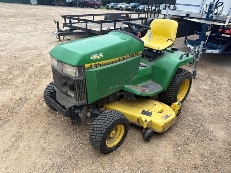 john-deere-425-image-1
