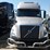 2023-volvo-vnl860-image-2