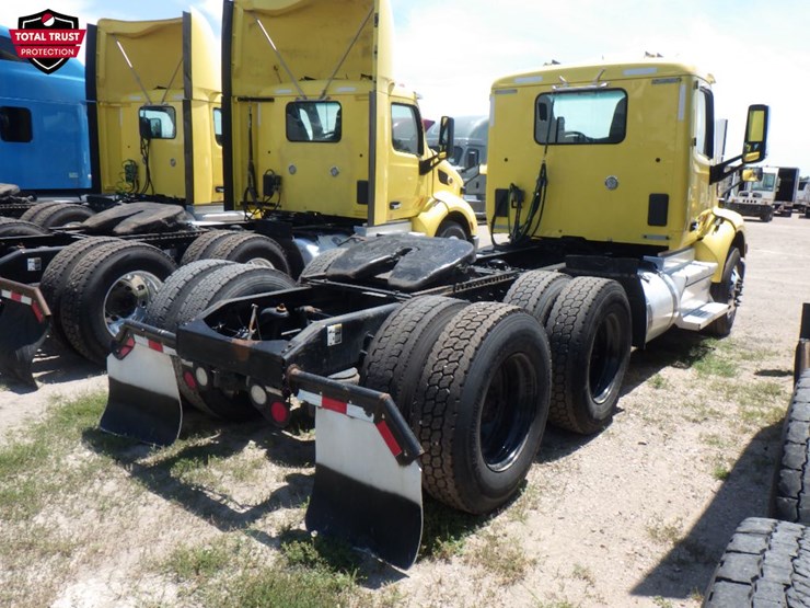 2020-peterbilt-579-image-7