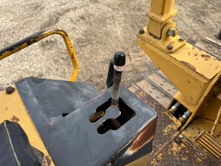 komatsu-d37e-2-image-27