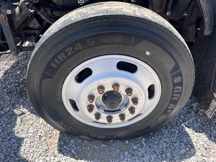 2012-kenworth-t800-image-13