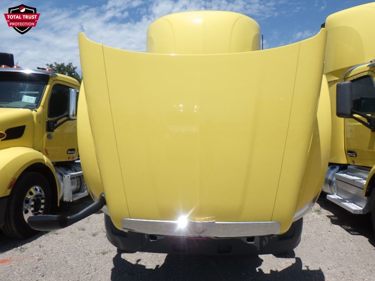 2020-peterbilt-579-image-21