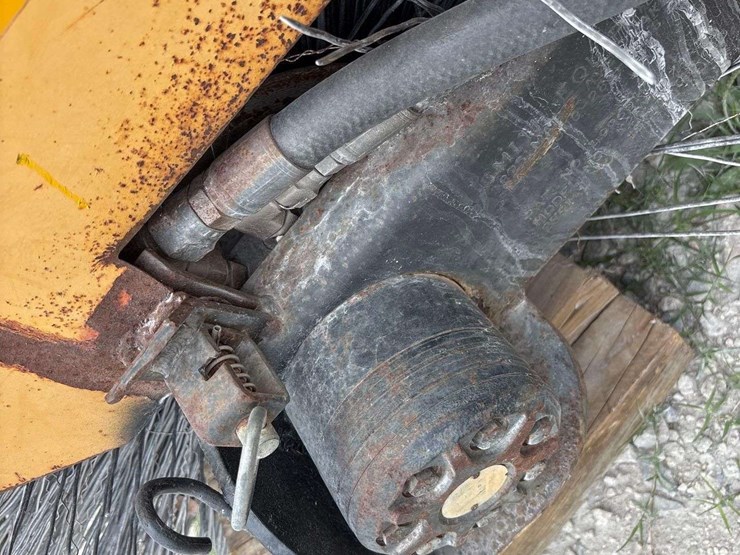 84in.-smith-challenger-hydraulic-rotary-broom-tractor-attachment-image-5
