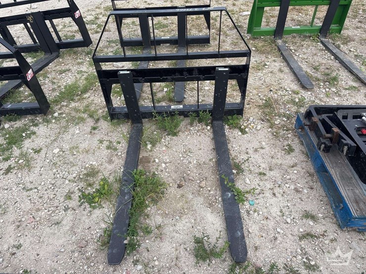 2025-48in.-forks-and-frame-skid-steer-attachment-image-1