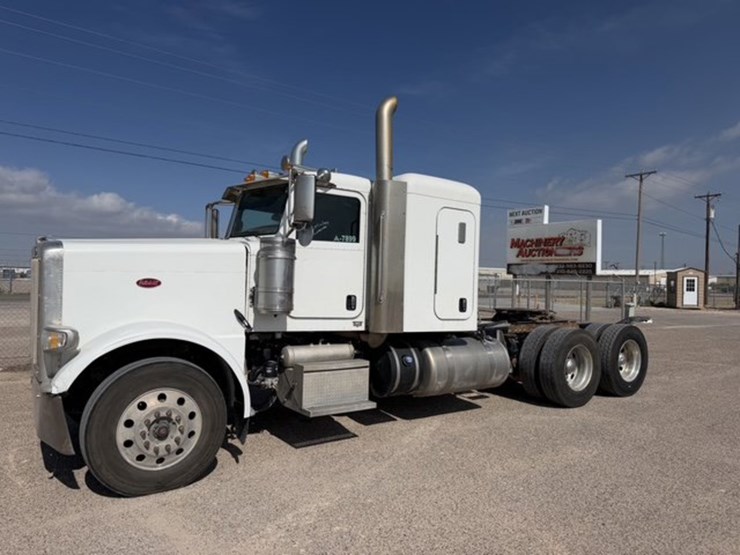 2016-peterbilt-389-image-1