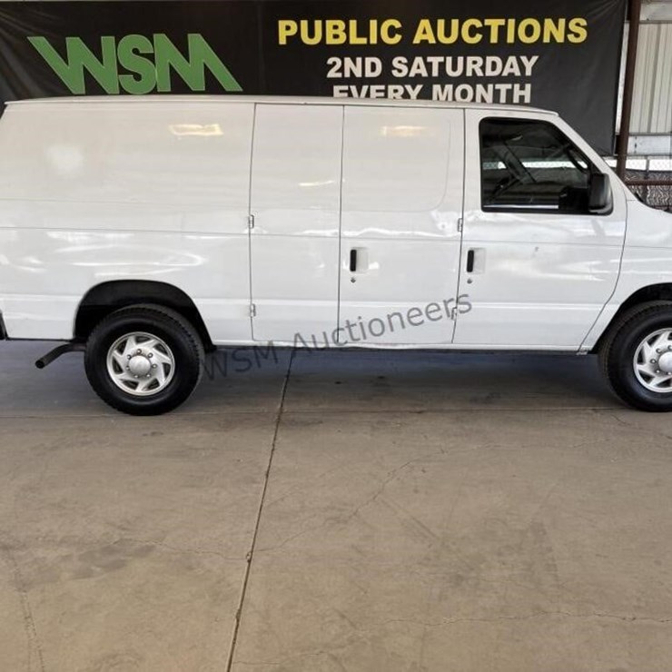 2013 FORD CARGO