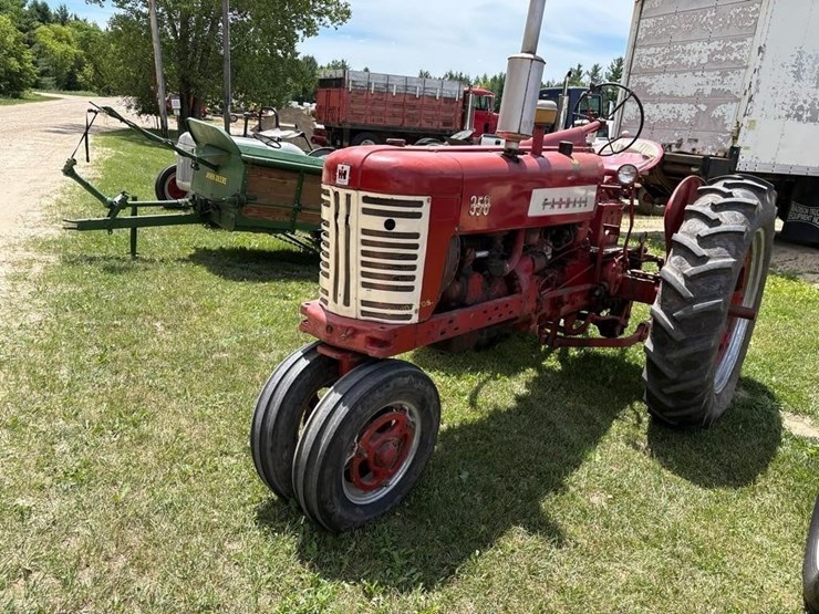 farmall-350-gas-tractor-image-7