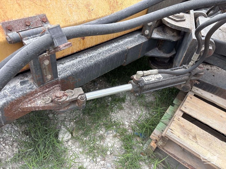 84in.-smith-challenger-hydraulic-rotary-broom-tractor-attachment-image-9