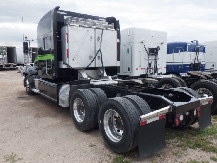 2014-peterbilt-386-image-12