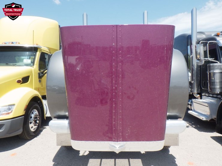 2021-peterbilt-389-image-24
