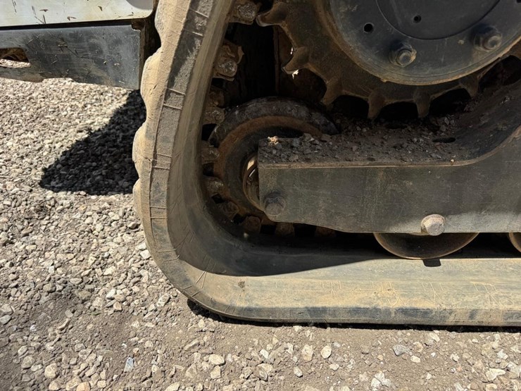 2017-bobcat-t750-image-19