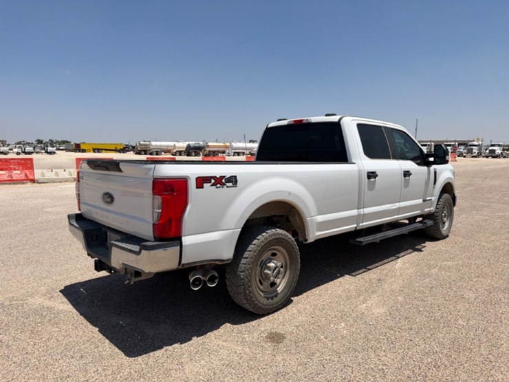 2020-ford-f350-image-4