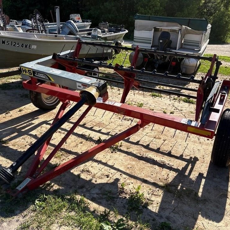 H&S 7' Hay Tedder