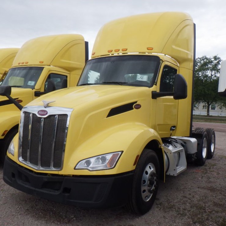 2023 PETERBILT 579