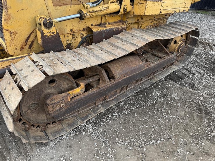 komatsu-d37e-2-image-12