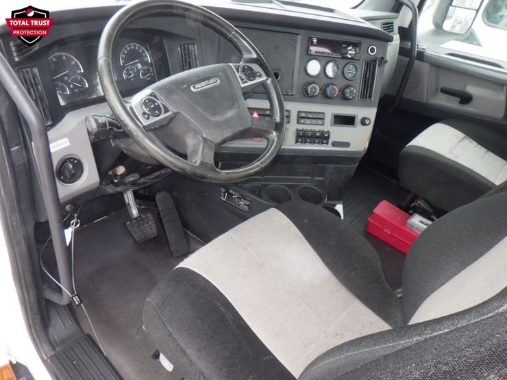 2019-freightliner-cascadia-116-image-15