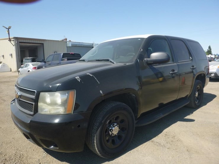 2011-chevrolet-tahoe-image-1