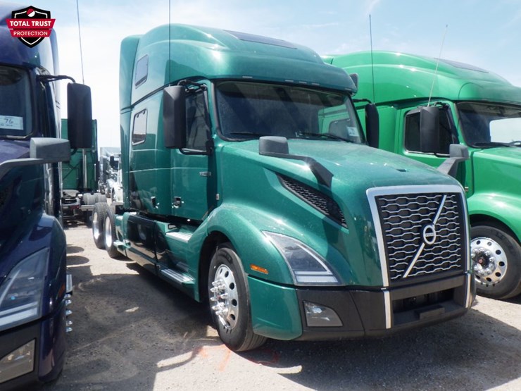 2022-volvo-vnl860-image-3