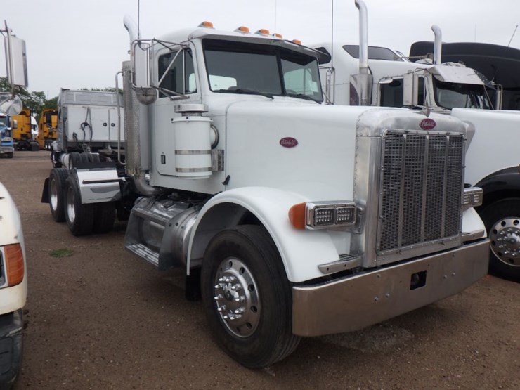 2000-peterbilt-378-image-3