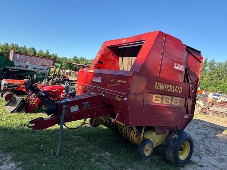 new-holland-688-image-3